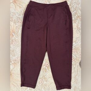 Sweaty Betty Fleece-Lined Crop/Short Jogger - Burgendy, M
